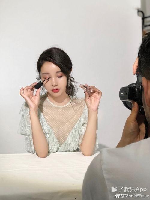 网红 畏,揭秘网络世界中的真实自我